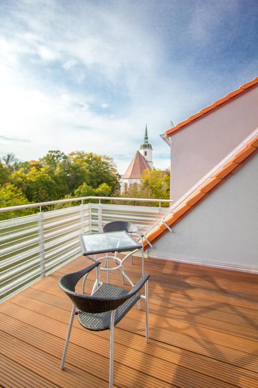 Aparthotel "Am Fliess" Хойерсверда Экстерьер фото