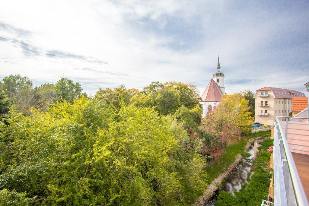 Aparthotel "Am Fliess" Хойерсверда Экстерьер фото