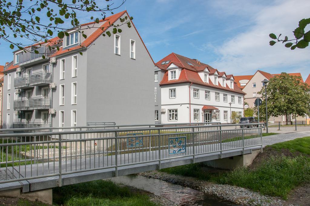 Aparthotel "Am Fliess" Хойерсверда Экстерьер фото