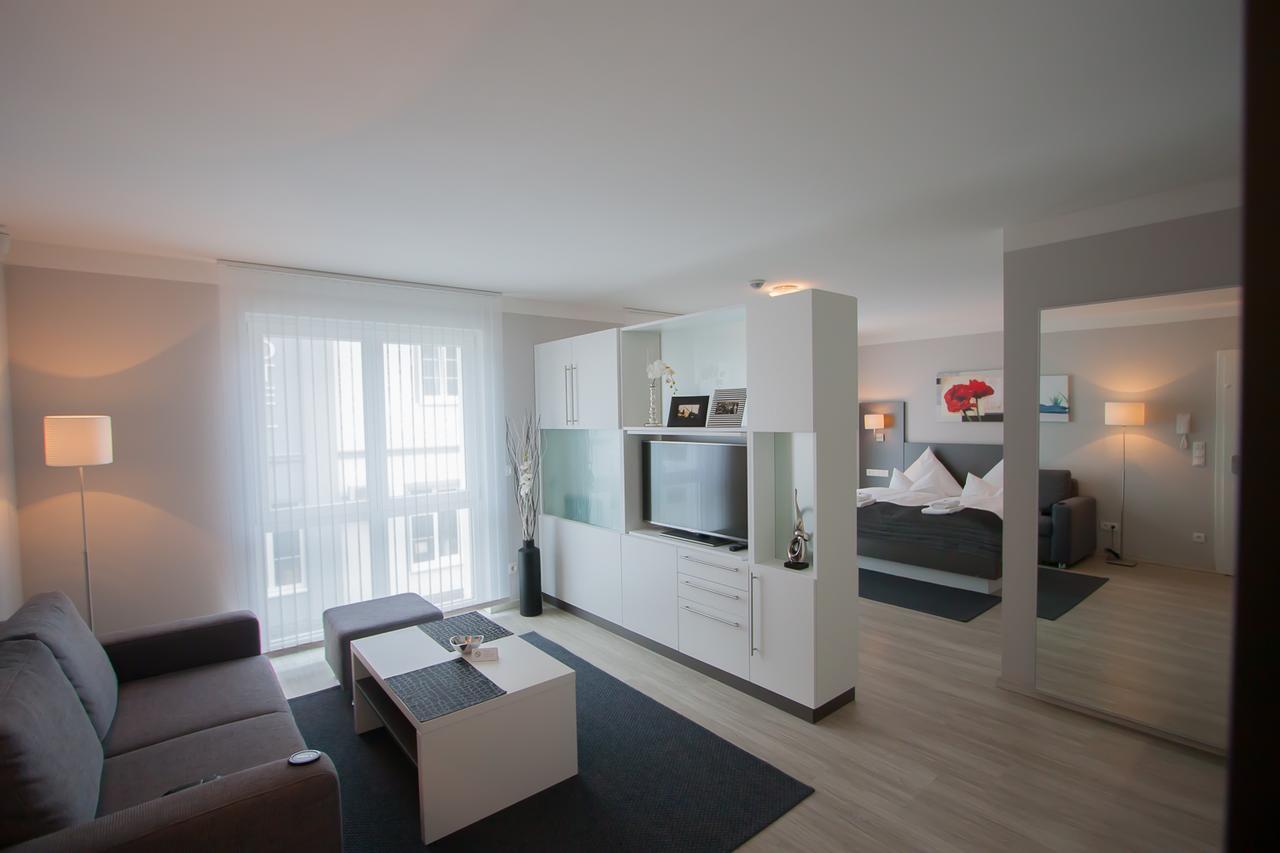 Aparthotel "Am Fliess" Хойерсверда Экстерьер фото
