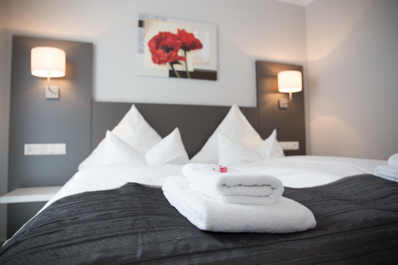 Aparthotel "Am Fliess" Хойерсверда Экстерьер фото